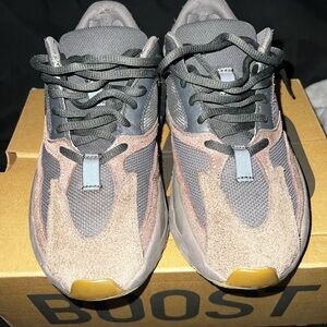 Yeezy Sneakers in Gray and Tan